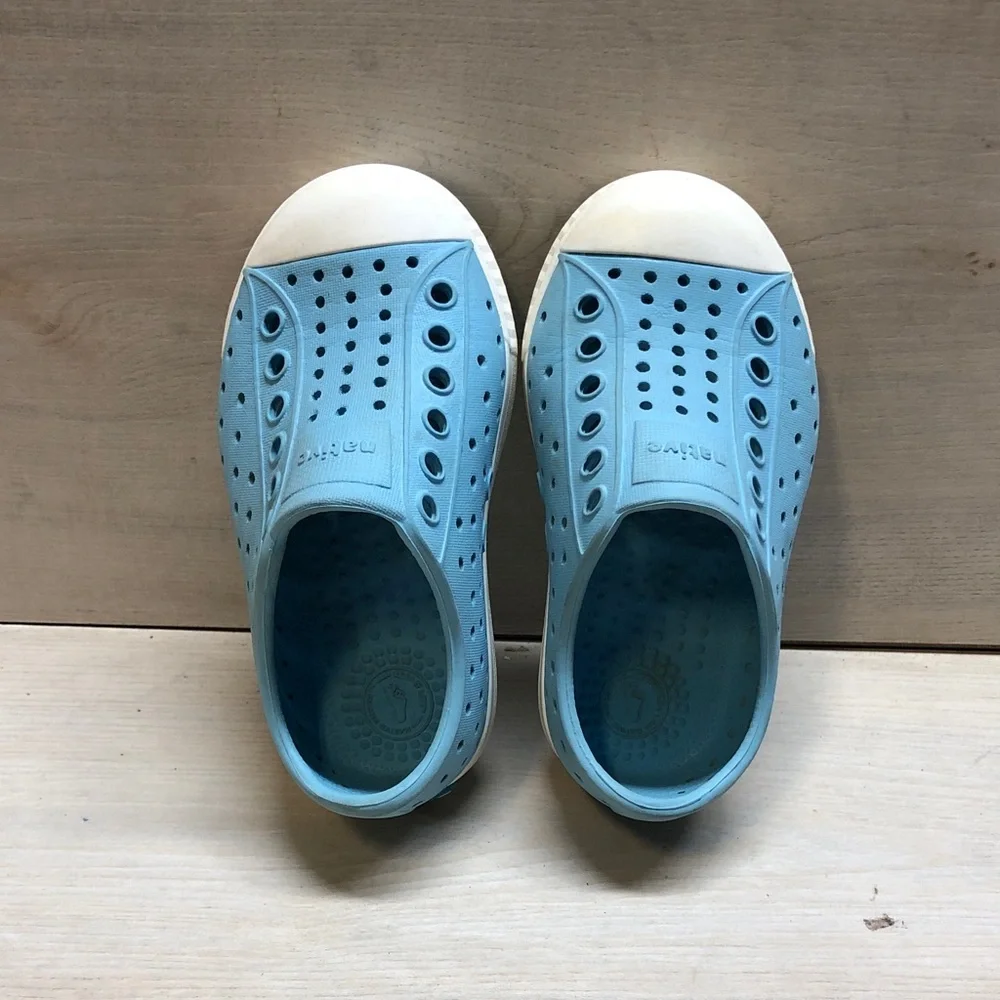 Native Kids Water Shoe in Light Blue and White Toe #1512